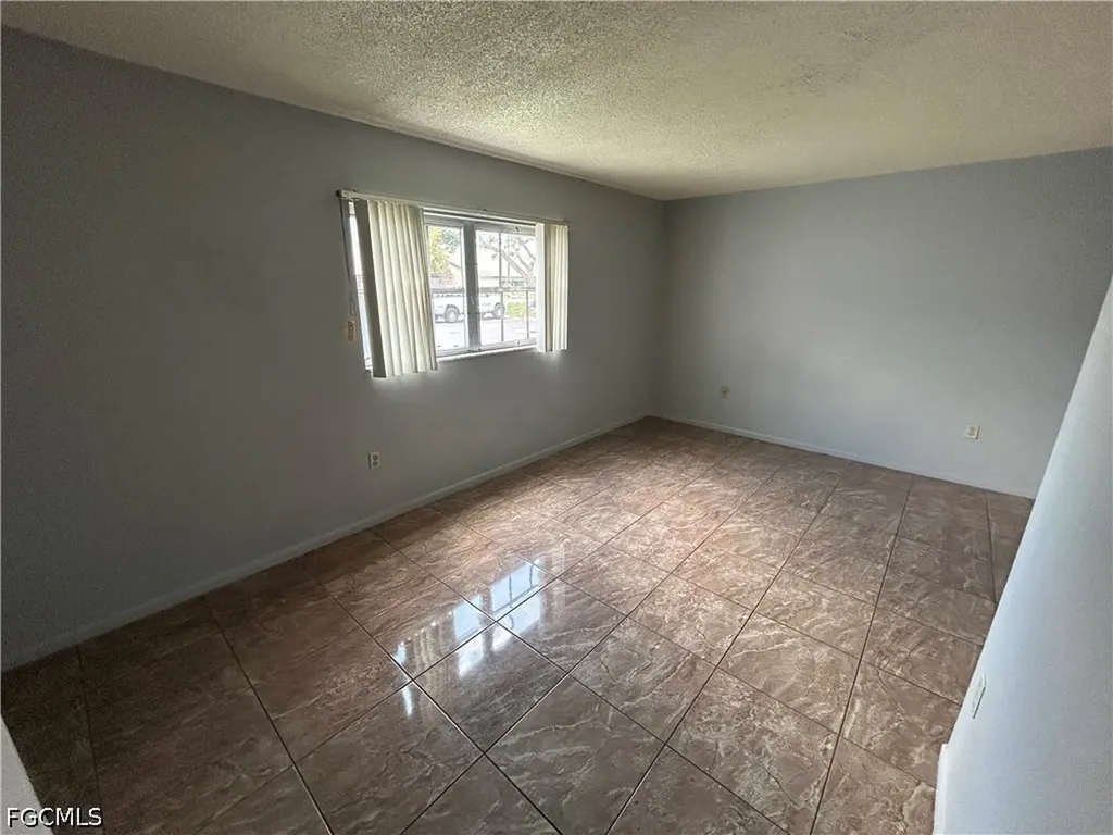 3704 Broadway Fort Myers FL 33901
