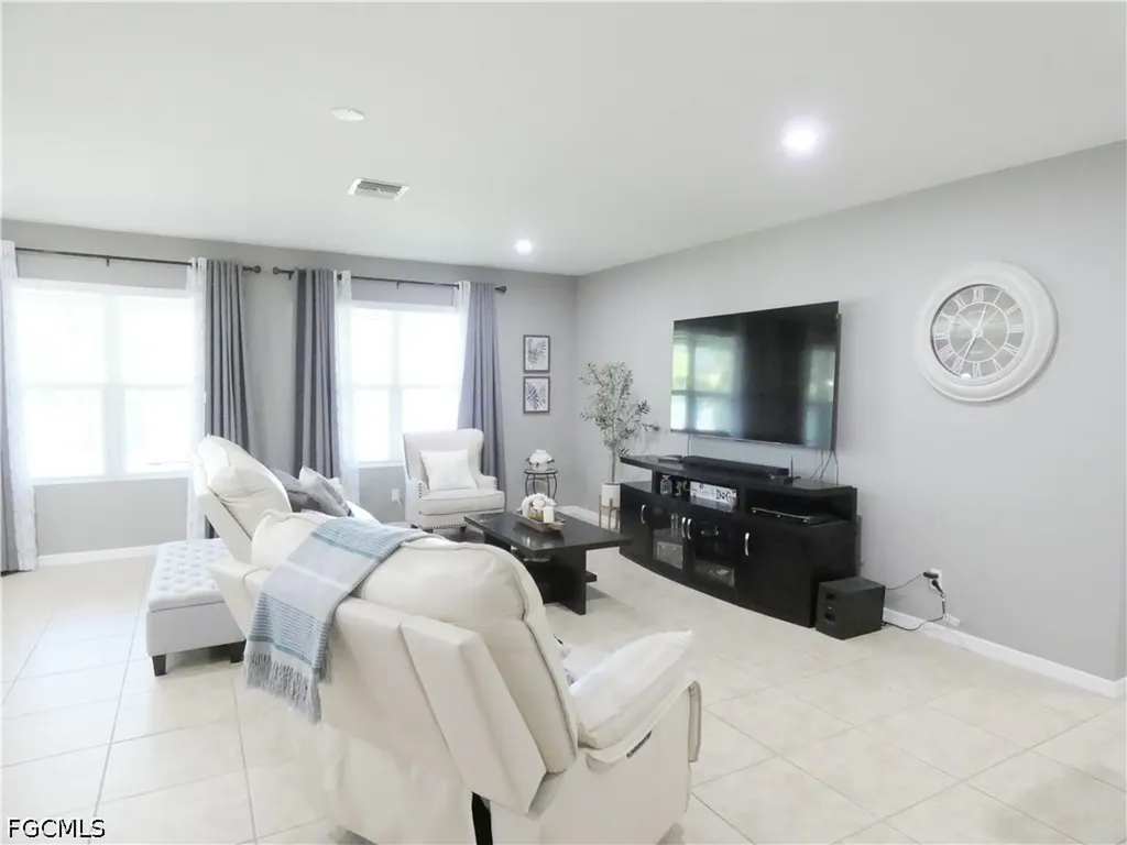 4630 SW 16th Place Cape Coral FL 33914
