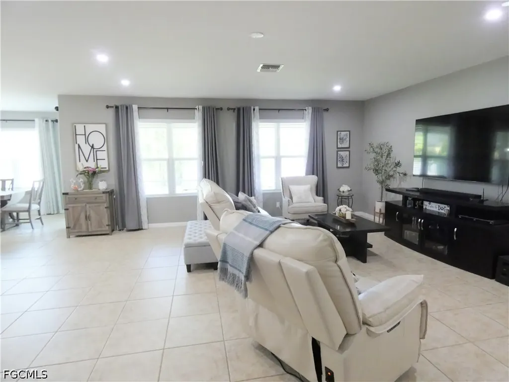 4630 SW 16th Place Cape Coral FL 33914