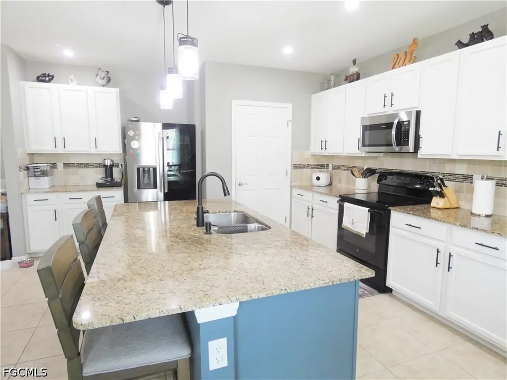 4630 SW 16th Place Cape Coral FL 33914