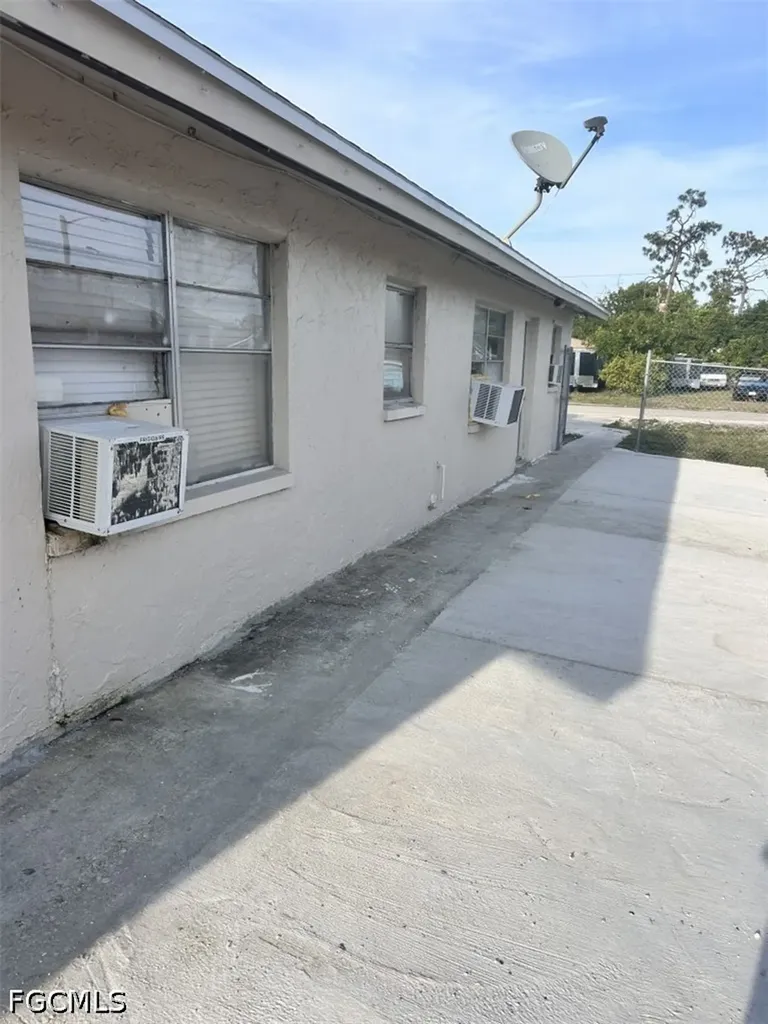 5620/5622 Eighth Avenue Fort Myers FL 33907