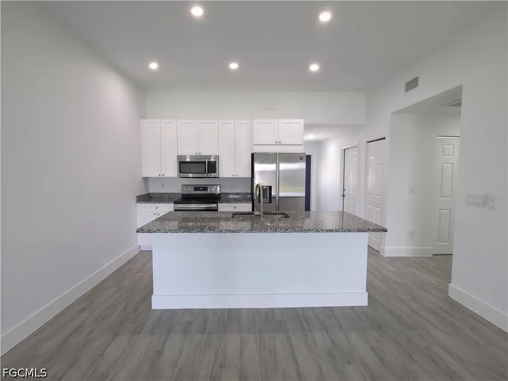 2907 SW Santa Barbara Place Cape Coral FL 33914
