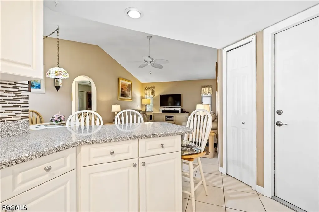 3906 SE 10th Place Cape Coral FL 33904