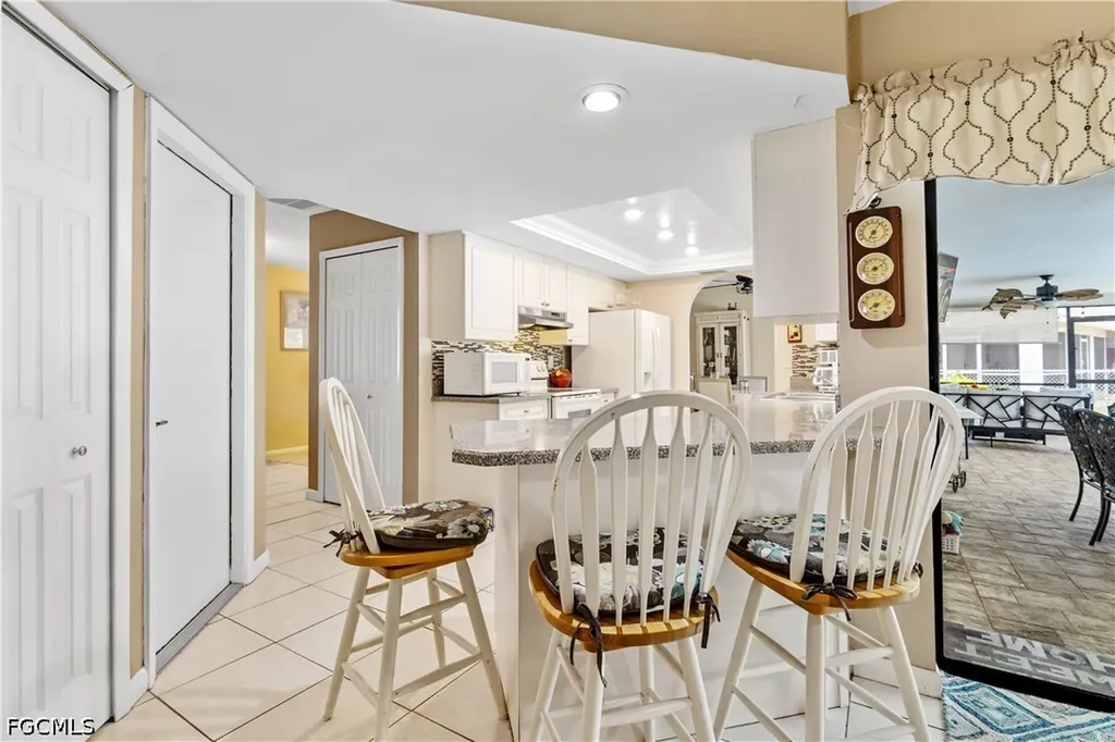 3906 SE 10th Place Cape Coral FL 33904