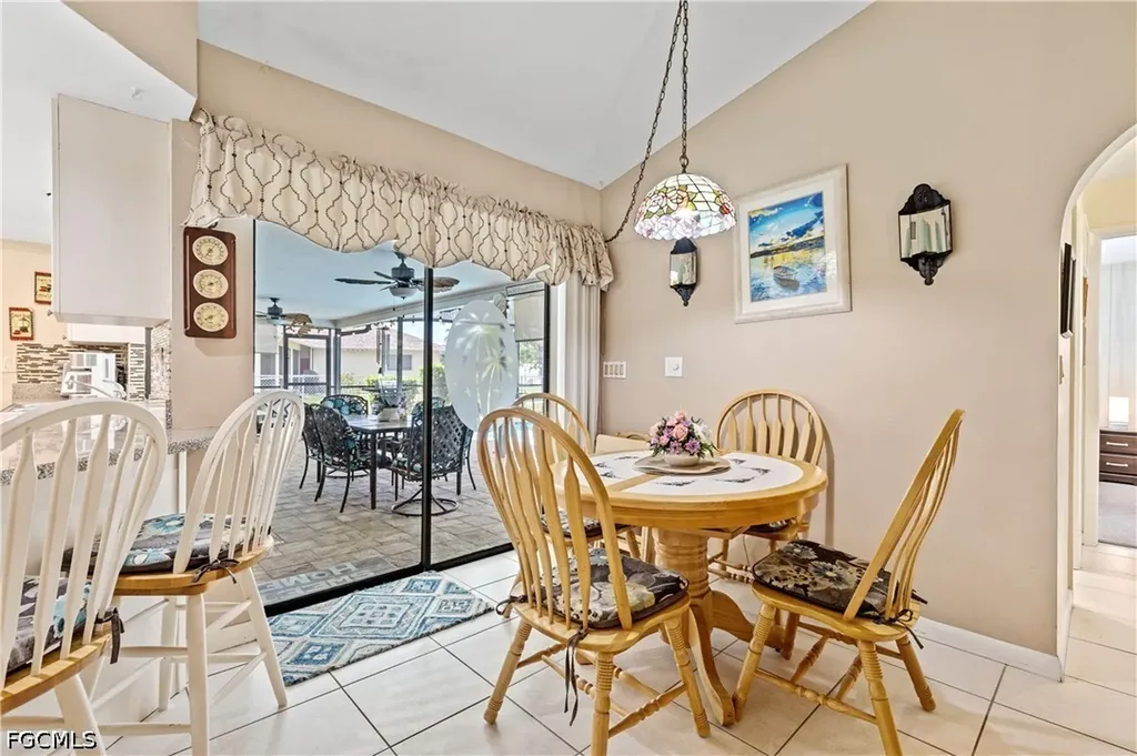 3906 SE 10th Place Cape Coral FL 33904