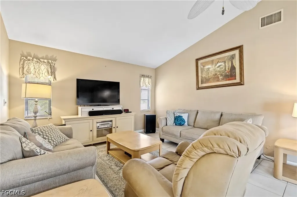 3906 SE 10th Place Cape Coral FL 33904