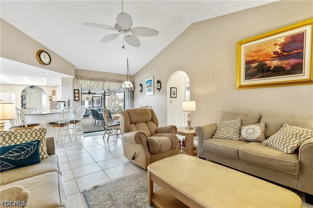 3906 SE 10th Place Cape Coral FL 33904