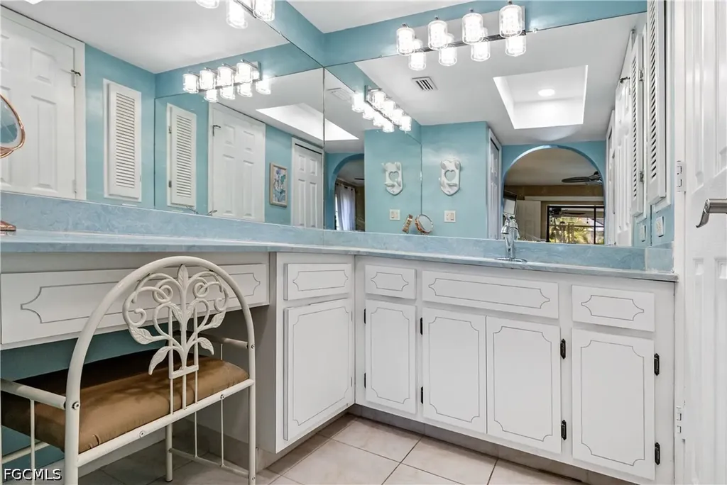 3906 SE 10th Place Cape Coral FL 33904