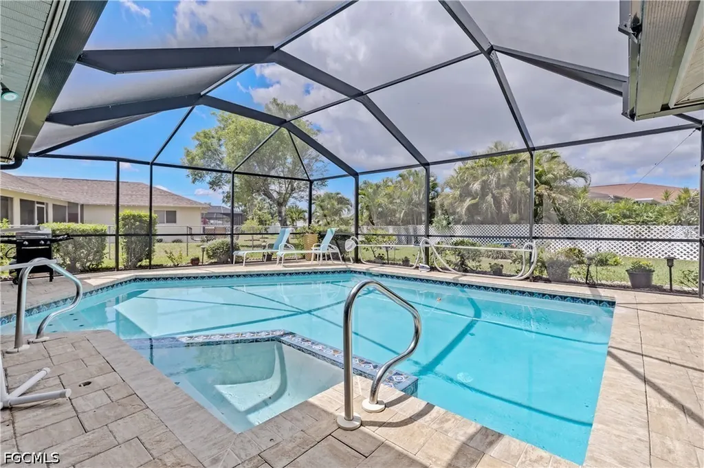 3906 SE 10th Place Cape Coral FL 33904