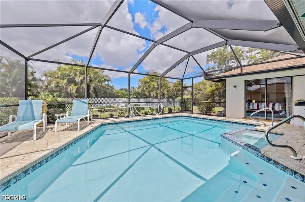 3906 SE 10th Place Cape Coral FL 33904
