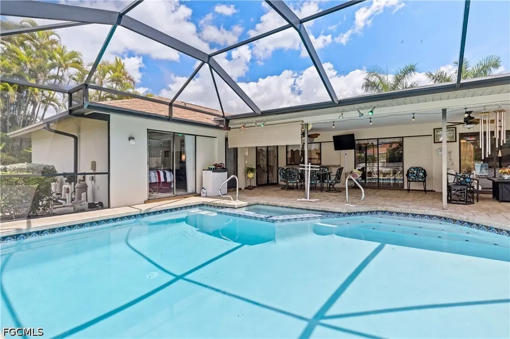 3906 SE 10th Place Cape Coral FL 33904