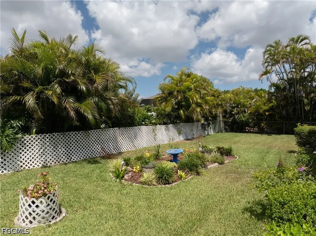 3906 SE 10th Place Cape Coral FL 33904