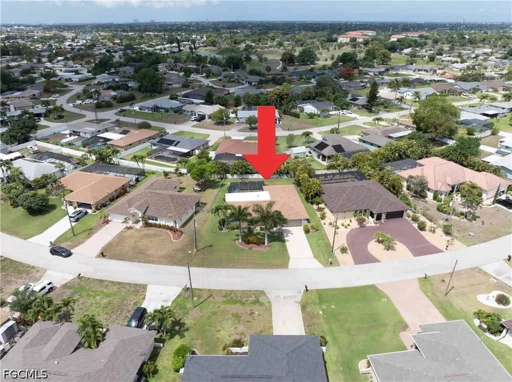 3906 SE 10th Place Cape Coral FL 33904