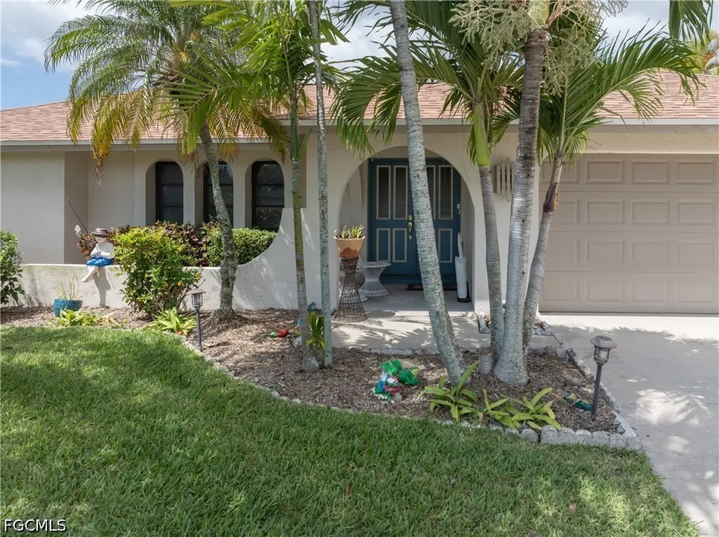 3906 SE 10th Place Cape Coral FL 33904