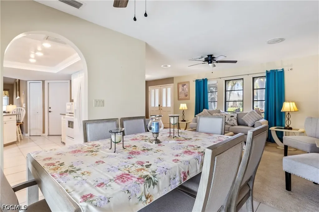 3906 SE 10th Place Cape Coral FL 33904