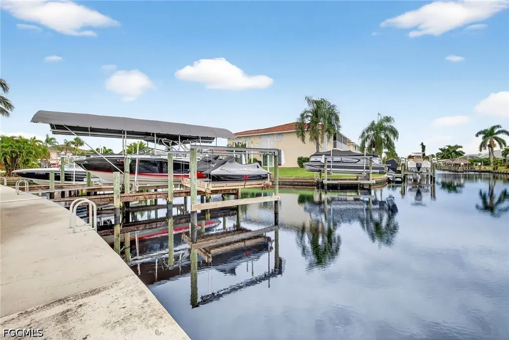 732 Victoria Drive Cape Coral FL 33904