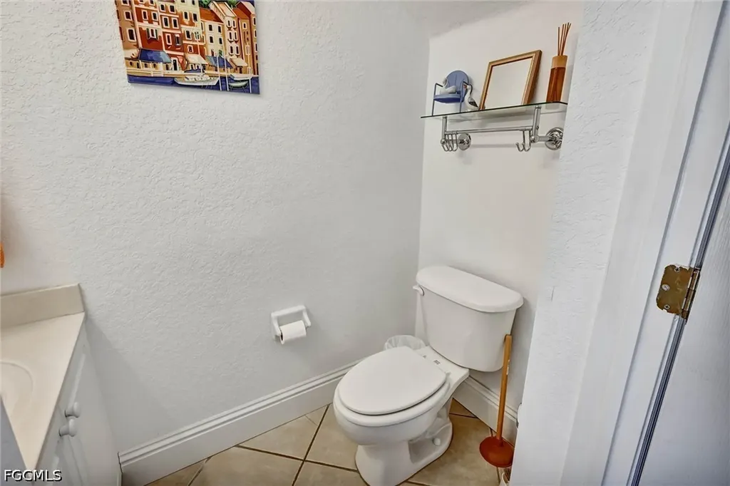 732 Victoria Drive Cape Coral FL 33904
