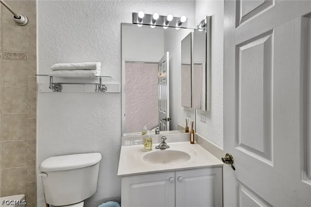 732 Victoria Drive Cape Coral FL 33904