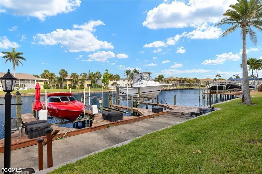 4616 SE 5th Place Cape Coral FL 33904