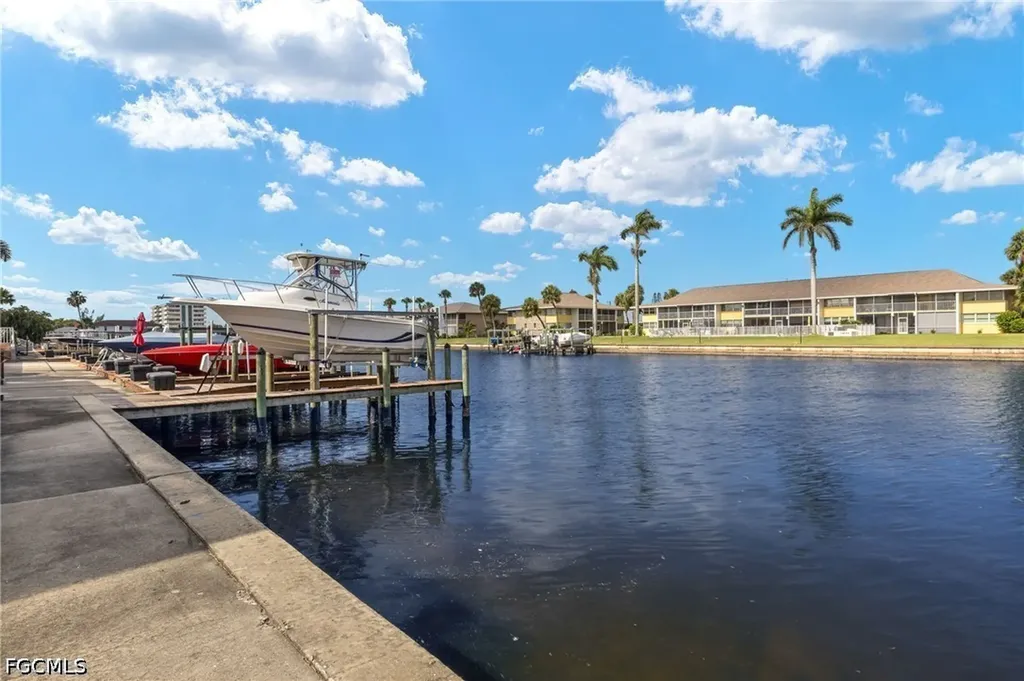 4616 SE 5th Place Cape Coral FL 33904