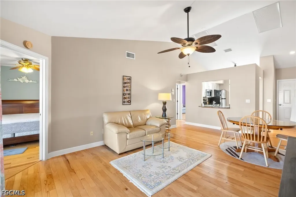 4616 SE 5th Place Cape Coral FL 33904