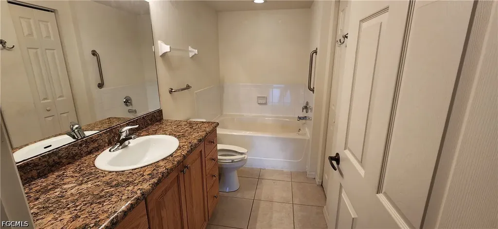 1794 Concordia Lake Circle Cape Coral FL 33909