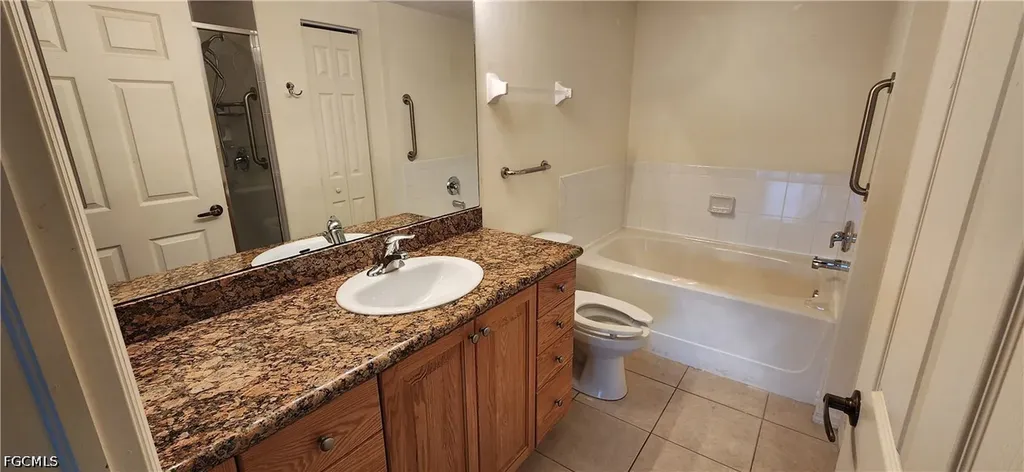 1794 Concordia Lake Circle Cape Coral FL 33909