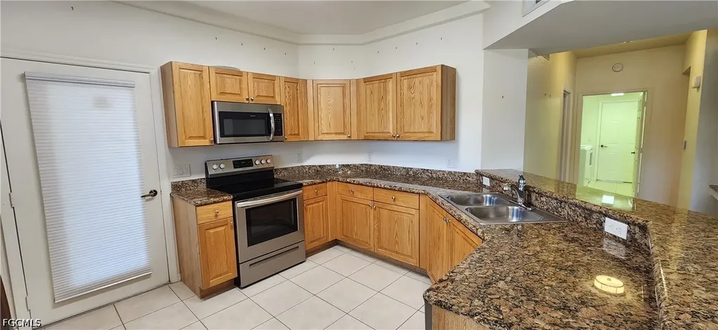 1794 Concordia Lake Circle Cape Coral FL 33909