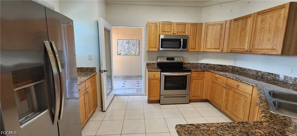 1794 Concordia Lake Circle Cape Coral FL 33909