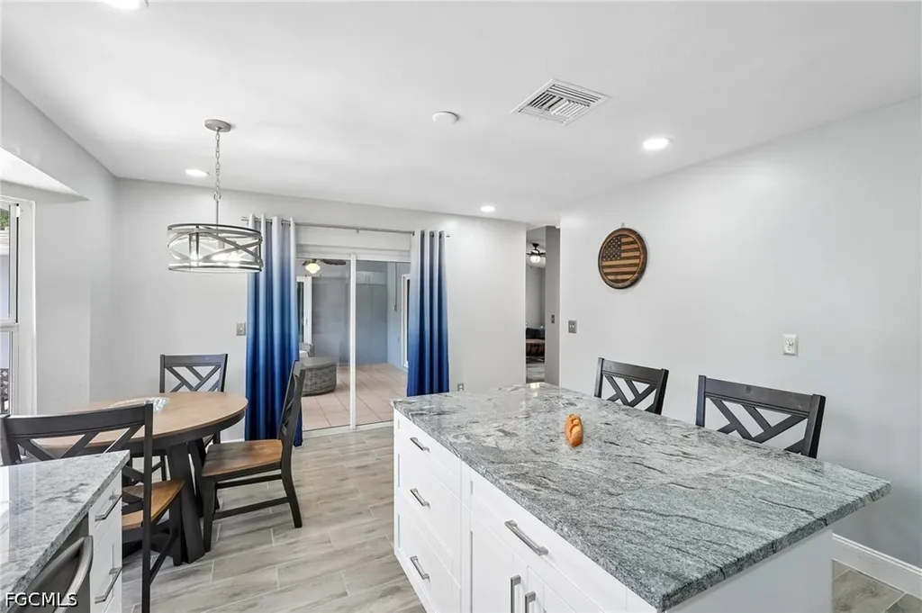 808 SW 14th Place Cape Coral FL 33991