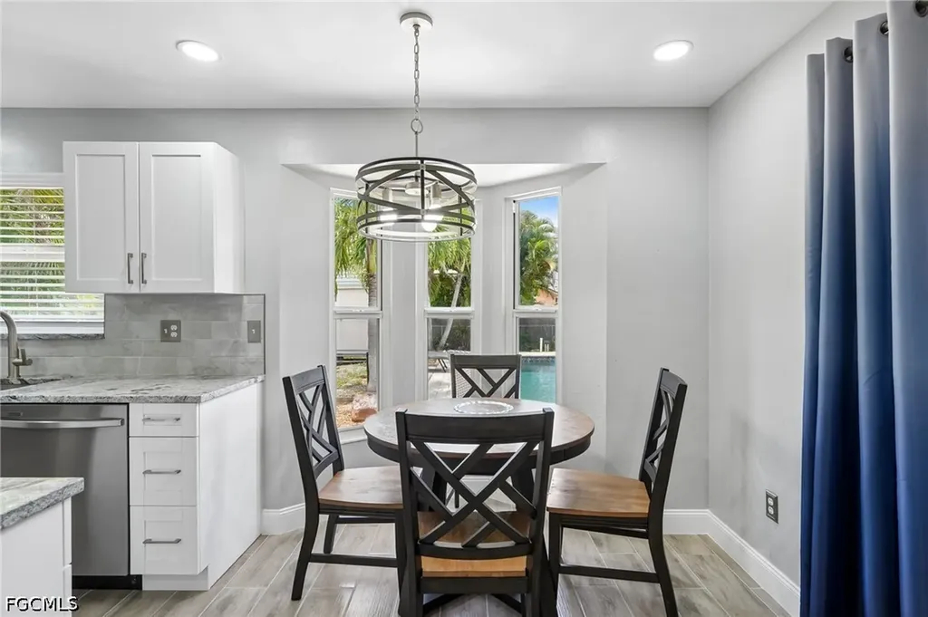 808 SW 14th Place Cape Coral FL 33991