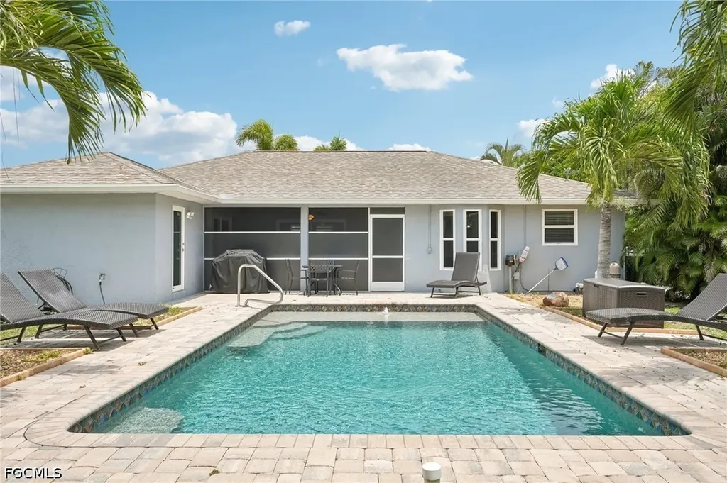 808 SW 14th Place Cape Coral FL 33991