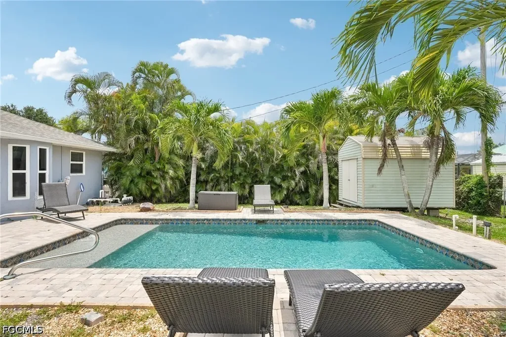 808 SW 14th Place Cape Coral FL 33991