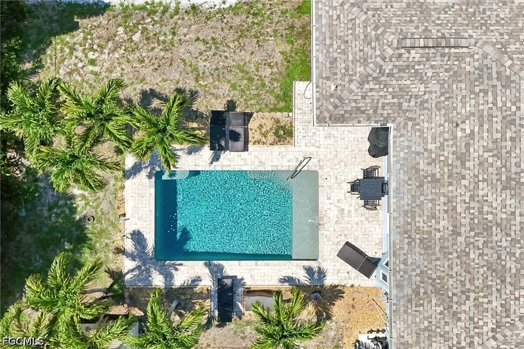 808 SW 14th Place Cape Coral FL 33991