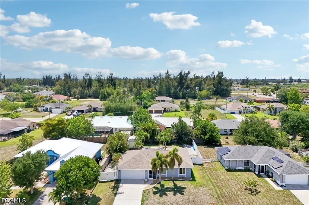 808 SW 14th Place Cape Coral FL 33991