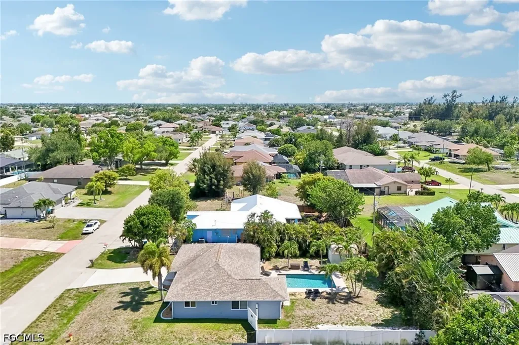 808 SW 14th Place Cape Coral FL 33991
