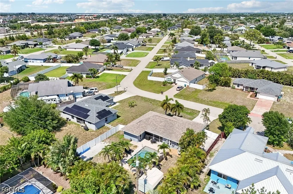 808 SW 14th Place Cape Coral FL 33991