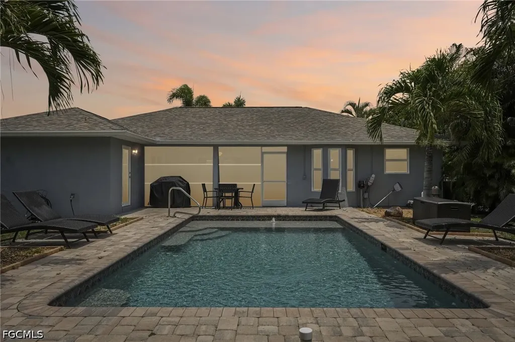 808 SW 14th Place Cape Coral FL 33991