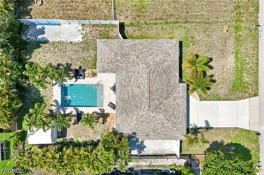808 SW 14th Place Cape Coral FL 33991