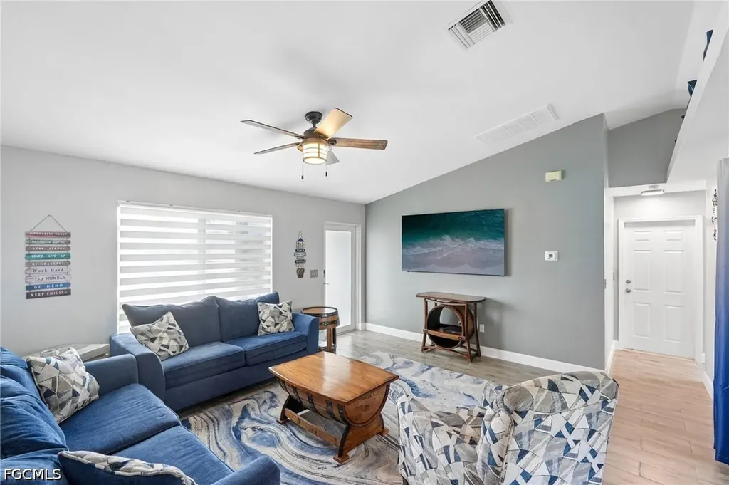 808 SW 14th Place Cape Coral FL 33991