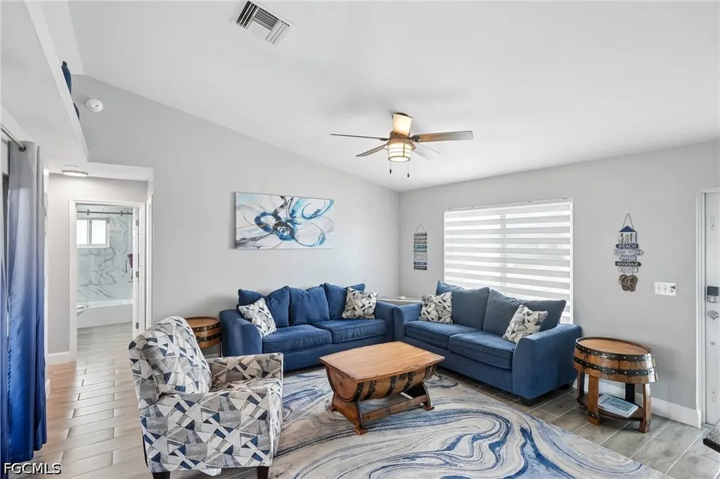 808 SW 14th Place Cape Coral FL 33991