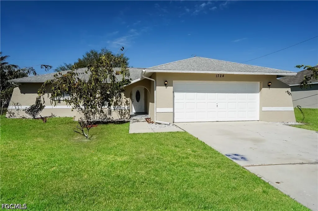 1724 SW 2nd Place Cape Coral FL 33991