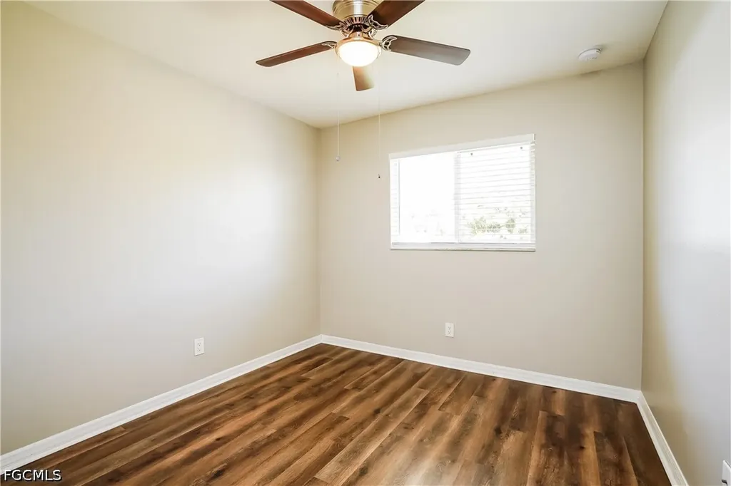 1724 SW 2nd Place Cape Coral FL 33991