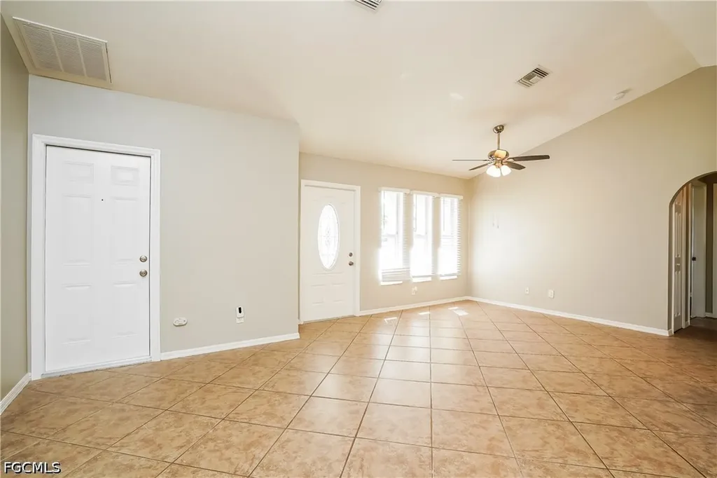 1724 SW 2nd Place Cape Coral FL 33991