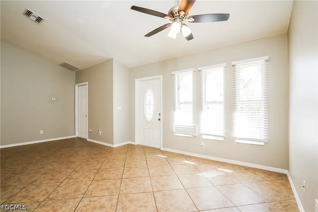 1724 SW 2nd Place Cape Coral FL 33991