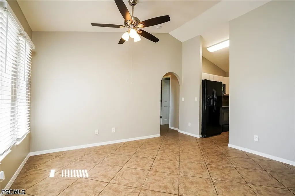 1724 SW 2nd Place Cape Coral FL 33991