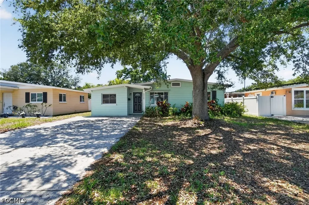 3300 Kingston Street N St. Petersburg FL 33713