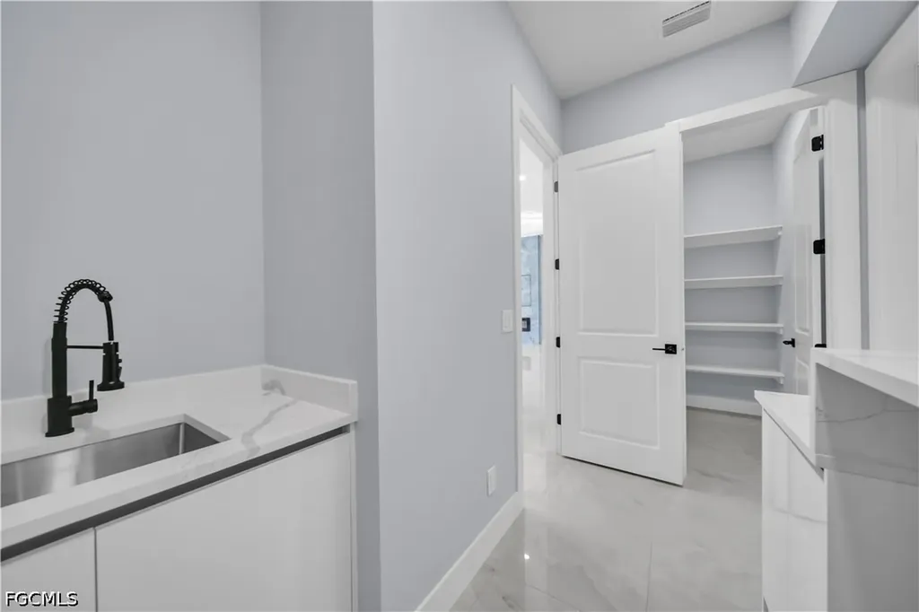 10 SW 35th Avenue Cape Coral FL 33991