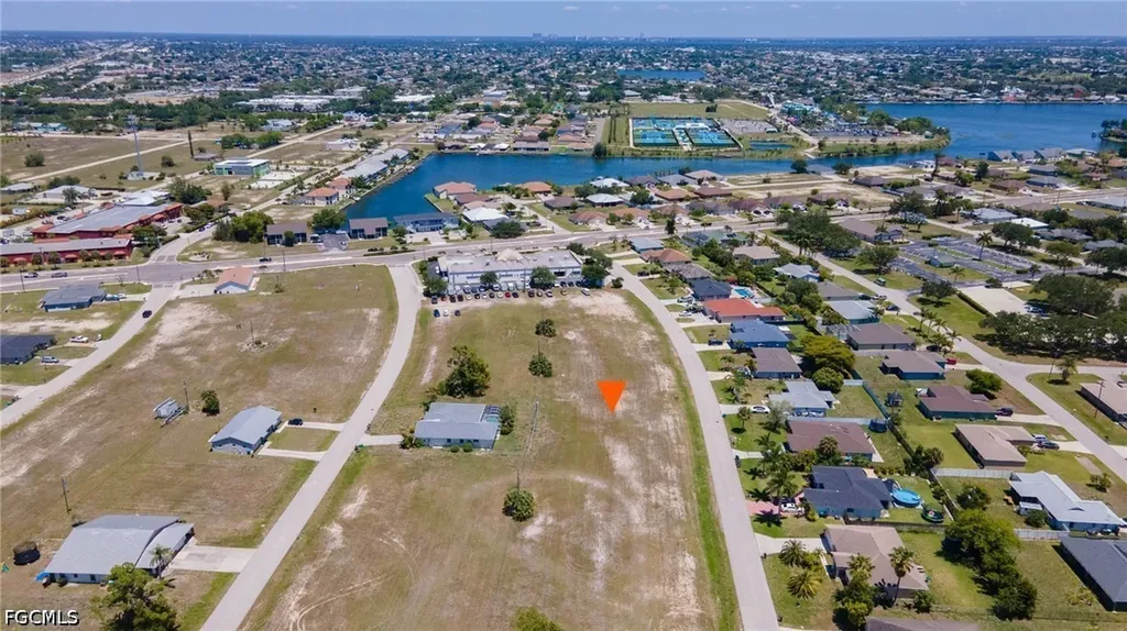 607 SW 4th Street Cape Coral FL 33991