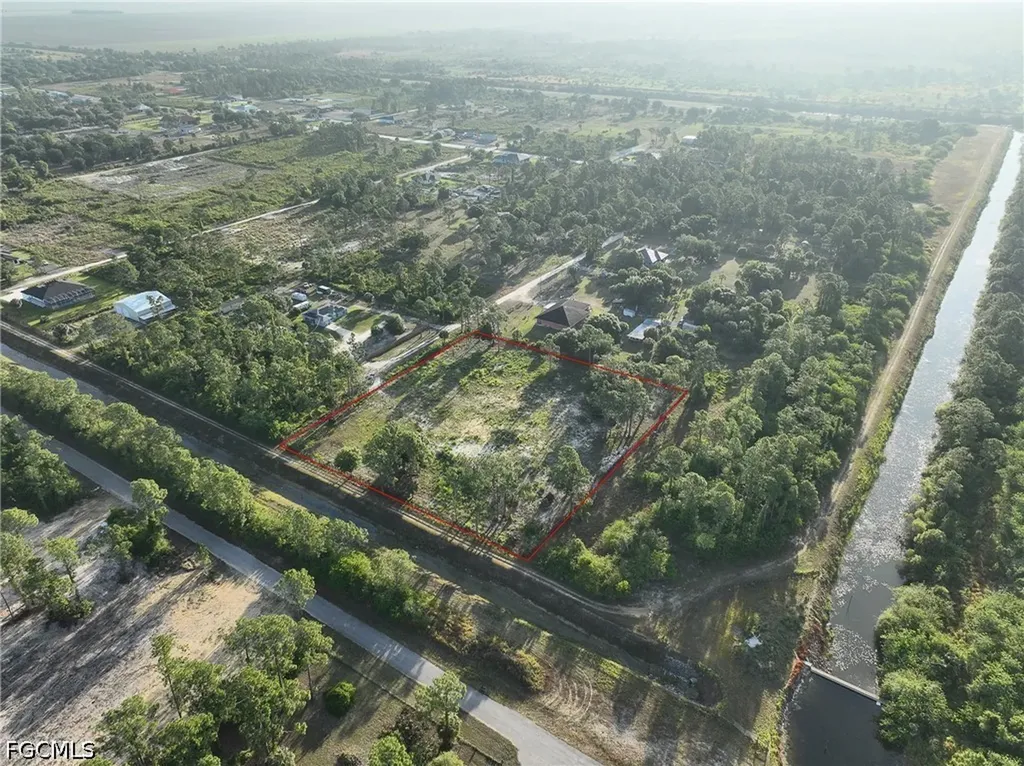 7969 Canal Terrace Labelle FL 33935